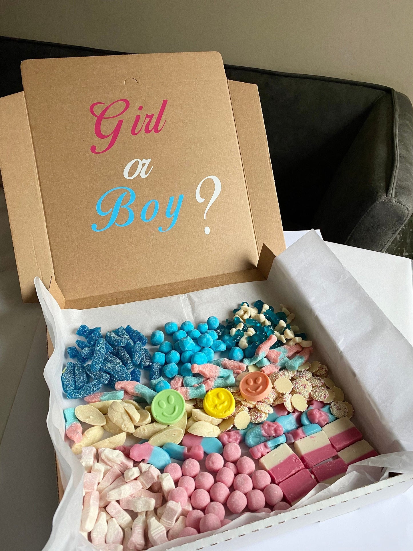 Gender Reveal Pick and Mix Box- Sharing Box - Gifts for Boys - Gifts for Girls - Sweet Treats - Gender Reveal - Reveal Gifts - Pick N Mix