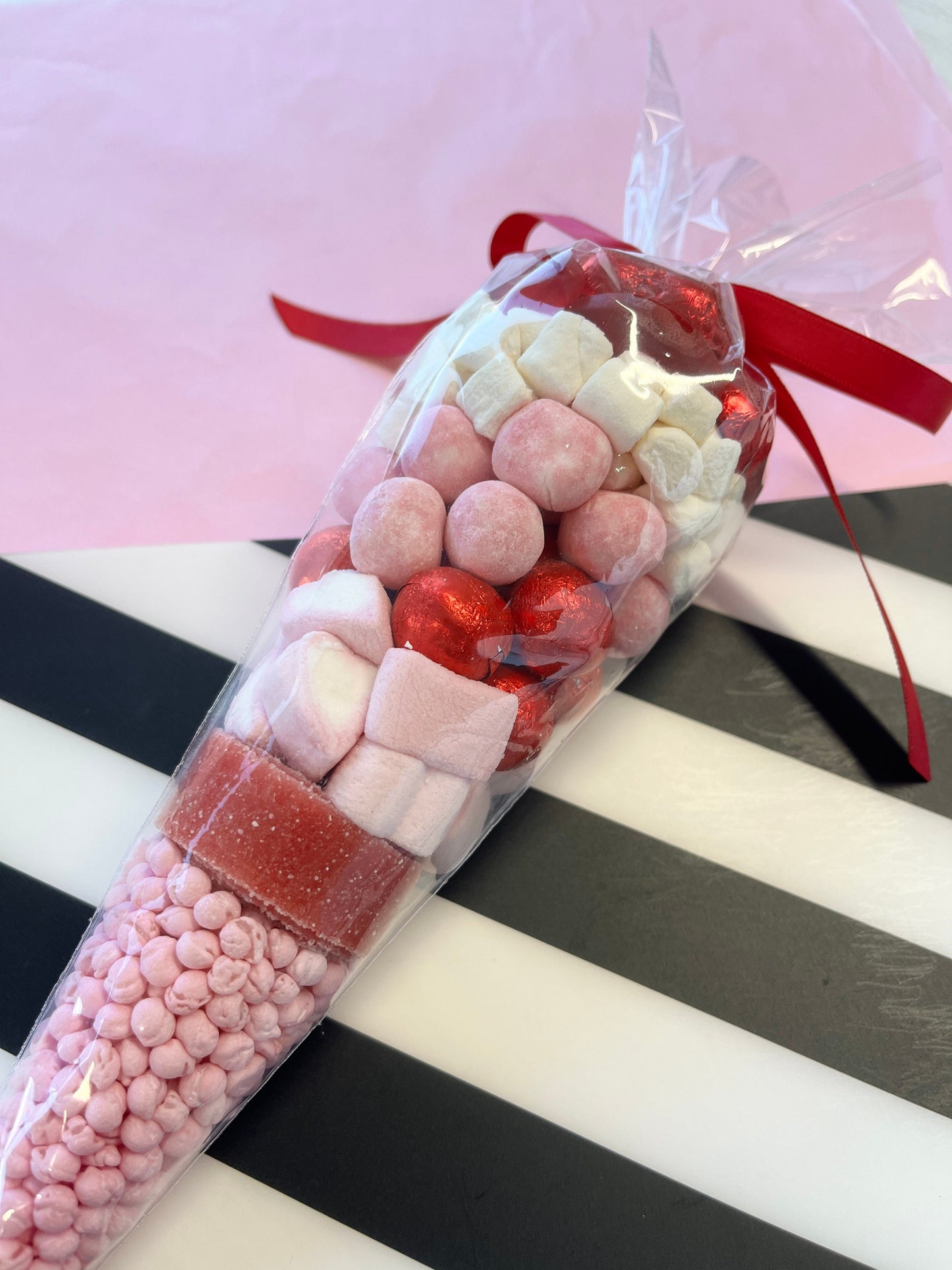 Cute Pink Sweet Cone - Birthday Sweet Cones - Sweet Treats - Pink Sweet Treats - Pink Sweet Favours - Birthday Sweet Cones - Galentines