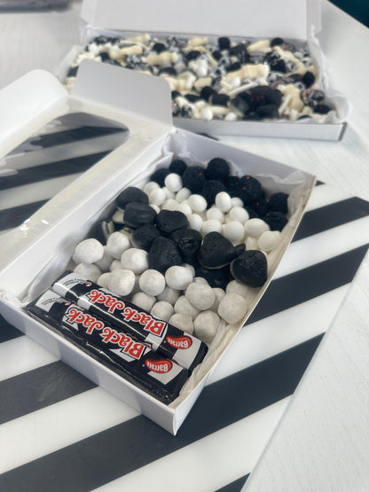 Geordie Sweet Box - Magpies Sweet Treats - Black & White Sweets - Black and White Treats - Postal Treats - Postal Sweets - Newcastle Sweets